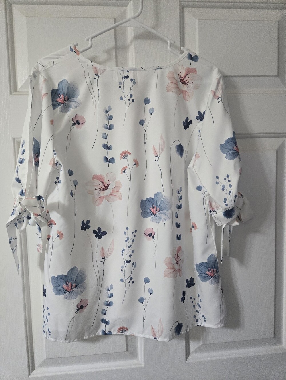 Floral Tie-Sleeve V-Neck Top in White - Picture 5 of 7